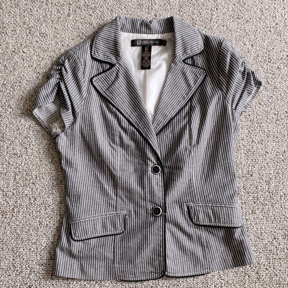 Short sleeve lightweight blazer - LIKE NEW!